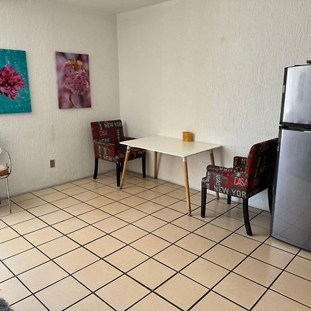 Habitacion Privada En Casa De Huespedes Guadalajara Exteriör bild